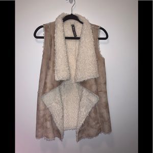Design Lab Faux Fur and Suede Vest Medium